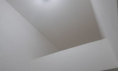 Se vende COMPLEJO de 7 departamentos - PLOTTIER