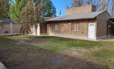 Se vende COMPLEJO de 7 departamentos - PLOTTIER
