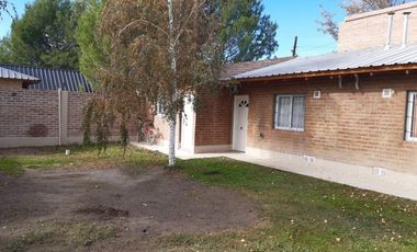 Se vende COMPLEJO de 7 departamentos - PLOTTIER