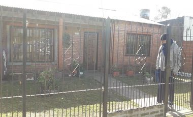 IMPERDIBLE  HERMOSA CASA CON TERRENO EN - LA REJA GRANDE - CERCA ESCUELA Y COLECTIVO (AUT. 249)