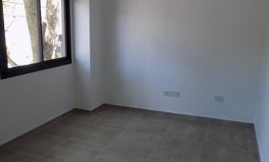 DEPARTAMENTO MONOAMBIENTE AL FRENTE CON BALCON. PISO 2, DTO G, TEMPERLEY.