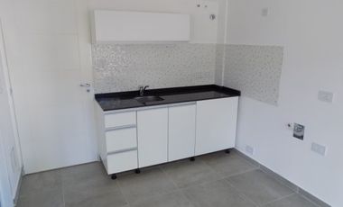 DEPARTAMENTO MONOAMBIENTE AL FRENTE CON BALCON. PISO 2, DTO G, TEMPERLEY.