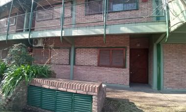 VENTA DUPLEX  3 AMBIENTES C/ 2 COCHERAS