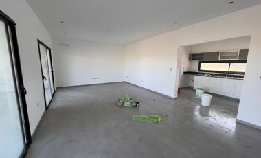 Casa en Venta en San Sebastian Tres Dormitorios CON Vista AL Jardin!!!