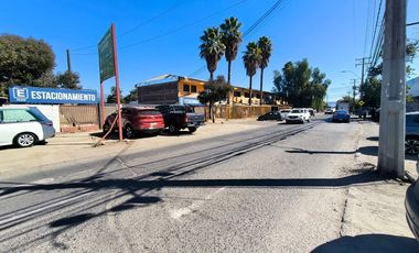 Propiedad comercial remodelada en esquina - Paine