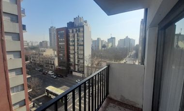 VENTA:  EXCELENTE DEPARTAMENTO -4 AMBIENTES-  CORDOBA 1600.