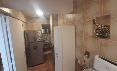 VENTA:  EXCELENTE DEPARTAMENTO -4 AMBIENTES-  CORDOBA 1600.