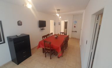 VENTA:  EXCELENTE DEPARTAMENTO -4 AMBIENTES-  CORDOBA 1600.