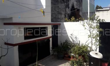 OPORTUNIDAD: VENDO COMODA CASA EN ZONA PARQUE - 3 Dormitorios y Cochera