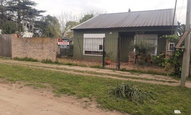 CASA SOBRE IMPORTANTE LOTE - PONTEVEDRA