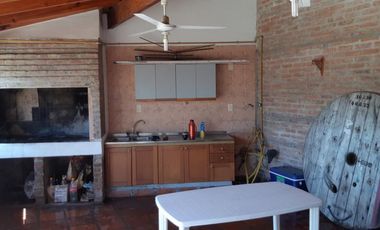 EN VENTA- CASA DE 3 DORMITORIOS EN SAN BENITO