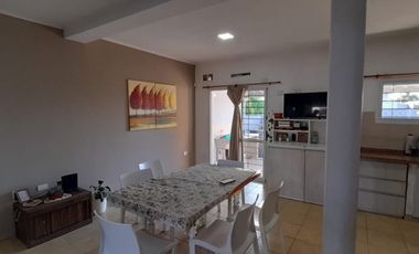 VENTA - CASA 3 HABITACIONES - BARRIO LOS CEDROS
