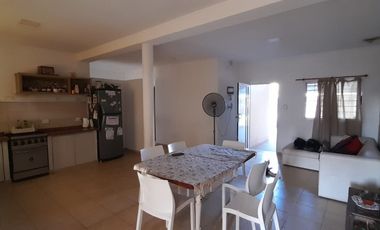 VENTA - CASA 3 HABITACIONES - BARRIO LOS CEDROS