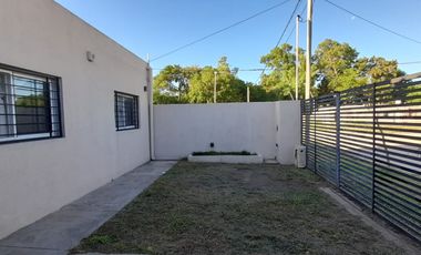 VENTA - CASA 3 HABITACIONES - BARRIO LOS CEDROS