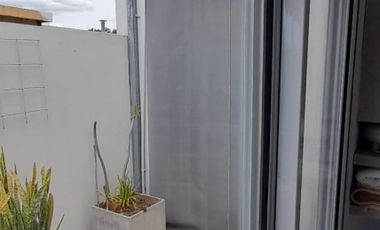 VENTA - CASA EN DOS PLANTAS 3 HABITACIONES - ZONA DON BOSCO Y GOBERNADOR CRESPO