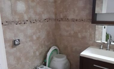VENTA - CASA EN DOS PLANTAS 3 HABITACIONES - ZONA DON BOSCO Y GOBERNADOR CRESPO