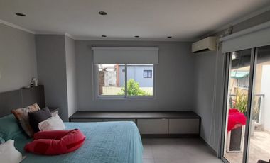 VENTA - CASA EN DOS PLANTAS 3 HABITACIONES - ZONA DON BOSCO Y GOBERNADOR CRESPO