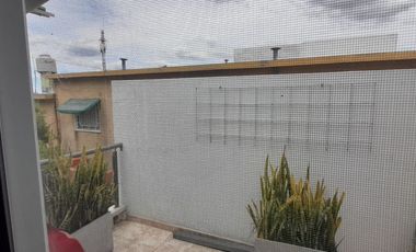 VENTA - CASA EN DOS PLANTAS 3 HABITACIONES - ZONA DON BOSCO Y GOBERNADOR CRESPO