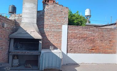 VENTA - CASA 2 HABITACIONES - ZONA GARRIGO Y PROVINCIAS UNIDAS