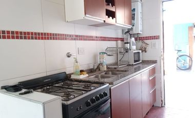VENTA - CASA 2 HABITACIONES - ZONA GARRIGO Y PROVINCIAS UNIDAS