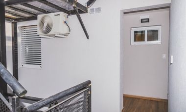 DEPARTAMENTO 1 DORMITORIO POR ESCALERA, ZONA SUR