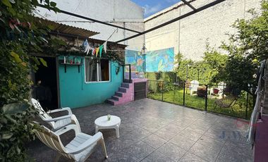 PH  Villa Ballester cuatro ambientes, frente, súper luminoso con patio, parrilla y pileta.