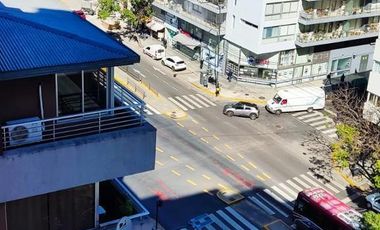 dpto nuñez 2 amb a la calle frente metrobus
