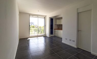 Departamento monoambiente con parrilla y frente a Tifón