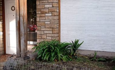 Casa a reciclar en Plaza Mitre. Ideal Inversores.