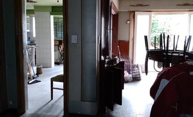 Casa a reciclar en Plaza Mitre. Ideal Inversores.