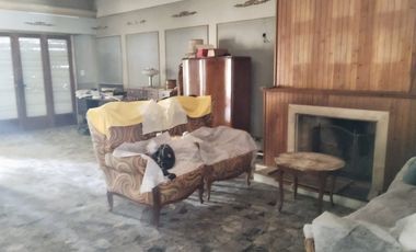 Casa a reciclar en Plaza Mitre. Ideal Inversores.