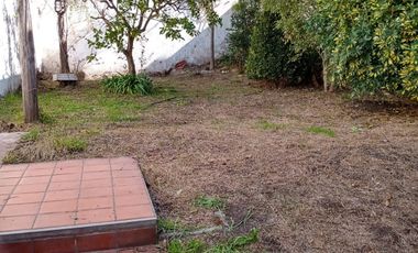 Casa a reciclar en Plaza Mitre. Ideal Inversores.