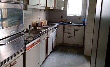 Casa a reciclar en Plaza Mitre. Ideal Inversores.