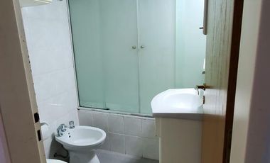 Departamento en ALQUILER de 2 dormis c/cochera desc. 9 y 59