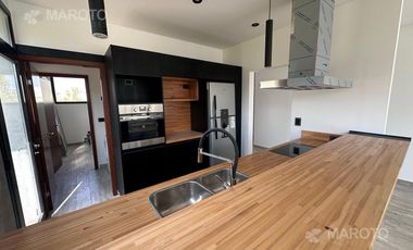 CASA EN VENTA EN BARRIO PUERTOS DEL LAGO ARAUCARIAS - MAROTO PROPIEDADES