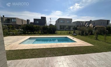 CASA EN VENTA EN BARRIO PUERTOS DEL LAGO ARAUCARIAS - MAROTO PROPIEDADES