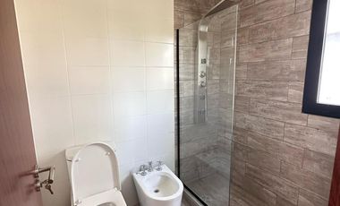 CASA EN VENTA EN BARRIO PUERTOS DEL LAGO ARAUCARIAS - MAROTO PROPIEDADES