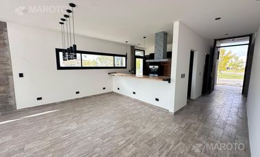 CASA EN VENTA EN BARRIO PUERTOS DEL LAGO ARAUCARIAS - MAROTO PROPIEDADES