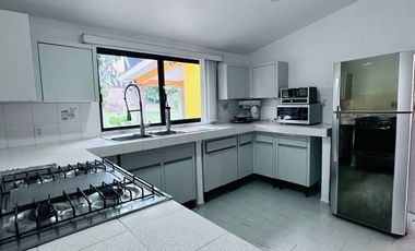 Casa con alberca en renta