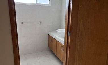 CASA EN RENTA PRIVADA ZONA VISTA REAL. 2