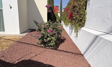 CASA EN RENTA PRIVADA ZONA VISTA REAL. 2