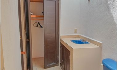 CASA CON JARDIN EN RENTA EN ACATITLAN