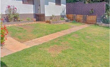 CASA CON JARDIN EN RENTA EN ACATITLAN