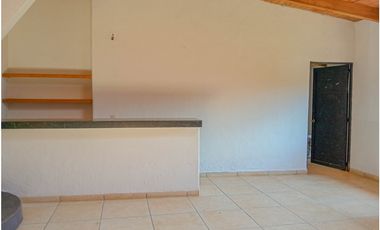 CASA CON JARDIN EN RENTA EN ACATITLAN