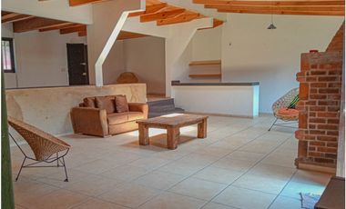 CASA CON JARDIN EN RENTA EN ACATITLAN