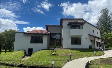 Magnifica casa finca en la Ceja Antioquía Vendo