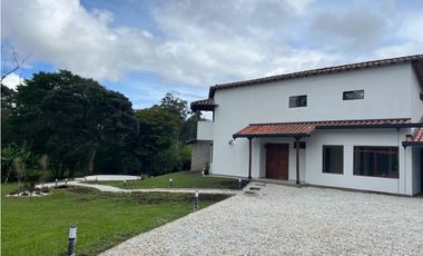 Magnifica casa finca en la Ceja Antioquía Vendo