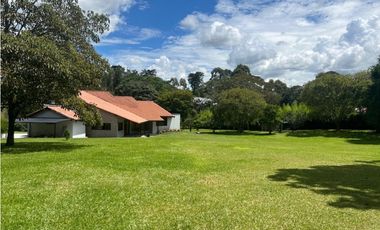 Magnifica casa finca en la Ceja Antioquía Vendo