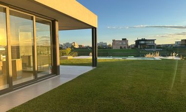 Casa en alquiler en el Barrio Costas, al lago  - Puertos / Escobar
