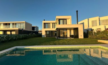 Casa en alquiler en el Barrio Costas, al lago  - Puertos / Escobar